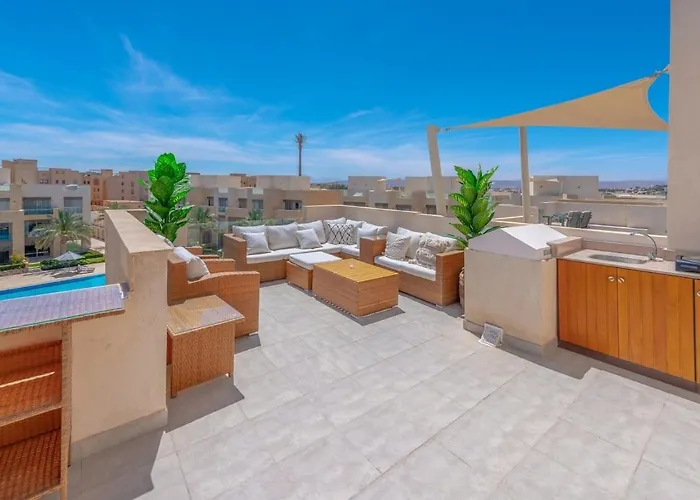 Coastal Vibe 2br Mangroovy Gouna With Rooftop Cinema, Bbq, Pool & Access Appartement *