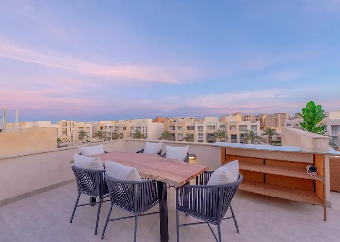 Coastal Vibe 2br Mangroovy Gouna With Rooftop Cinema, Bbq, Pool & Access